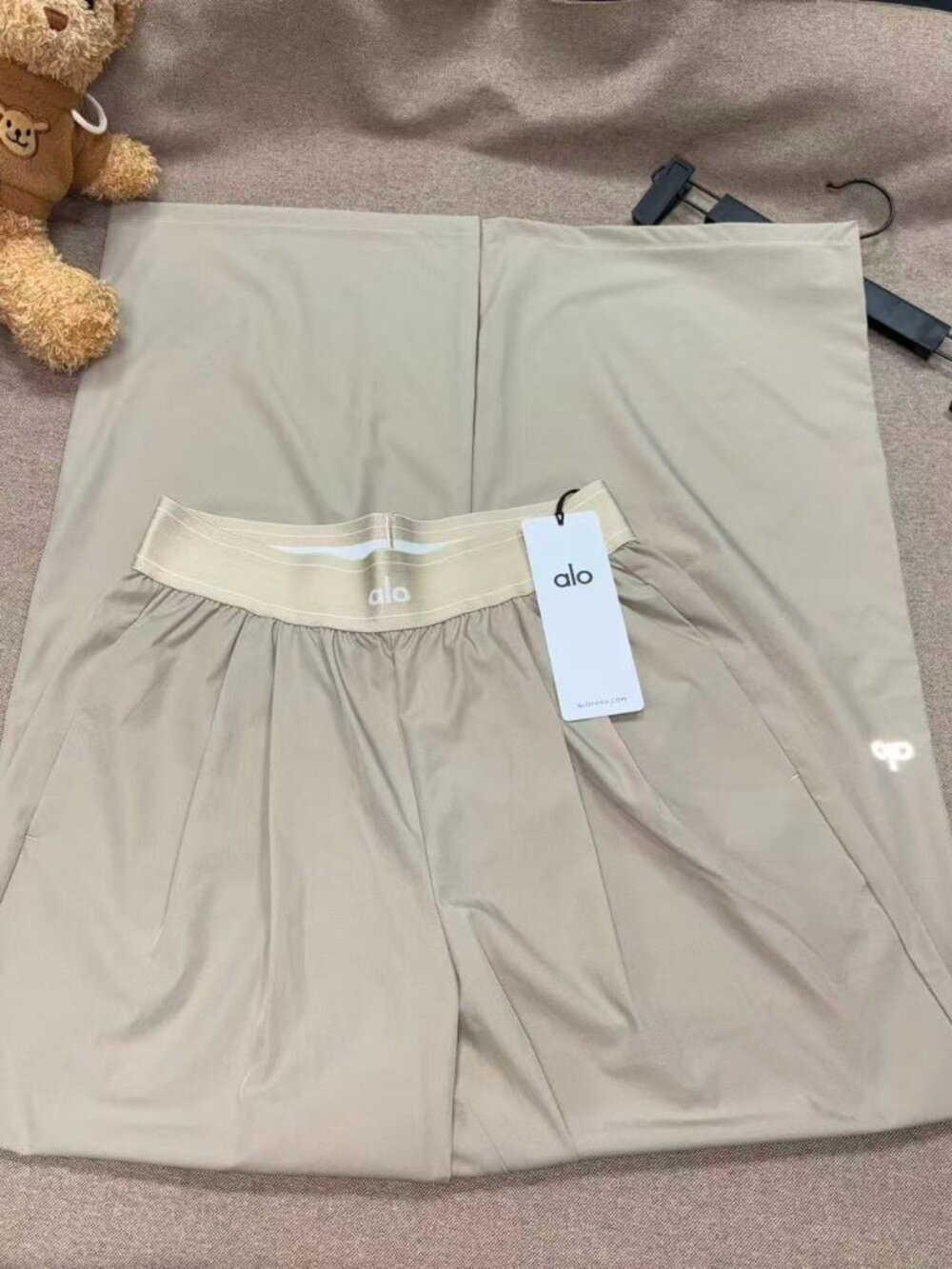 Alo Yoga Suit Up Trouser Gravel Color Regular 30-inch Inner Seam Length 🖤 - Picture 2 of 7